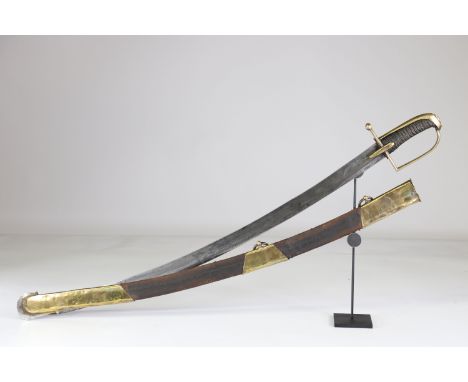 French saber first empire with scabbardSizes: L. totale= 1000mm L Lame= 860mm l lame= 37mmWeight (K): 2kgCondition: At first 