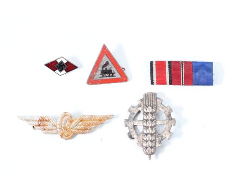 German WWII miscellaneous insigniaSizes: DiversWeight (K): 0,03kgCondition: At first glance: patina, normal wear