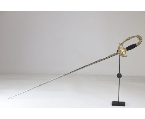rapier sword, triangular blade, French unknown originSizes: L. totale= 960mm L Lame= 840mm l lame= 17mmWeight (K): 0,43kgCond
