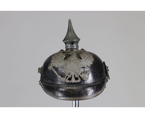 Small gray tip helmet 1917 interior cavchet number 1 + dateSizes: L. totale= 230mm H = 230mmWeight (K): 0,44kgCondition: At f