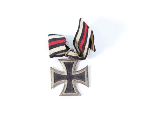 German WWII Iron CrossSizes: H =40mm L =40mmWeight (K): 0,03kgCondition: At first glance: patina, normal wear