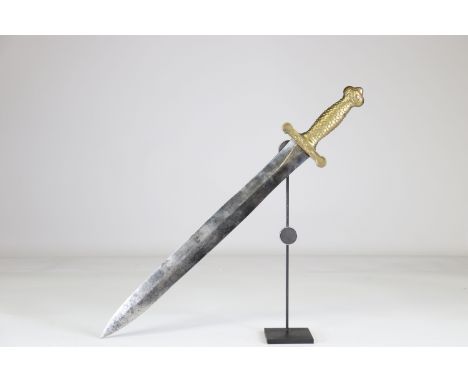 French empire swordSizes: L. totale= 640mm L Lame= 490mm l lame= 45mmWeight (K): 1,16kgCondition: At first glance: patina, no