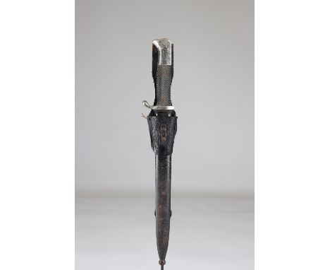 German WWII bayonet bladeSizes: L. totale= 400mm L Lame= 245mm l lame= 25mmWeight (K): 0,5kgCondition: At first glance: patin