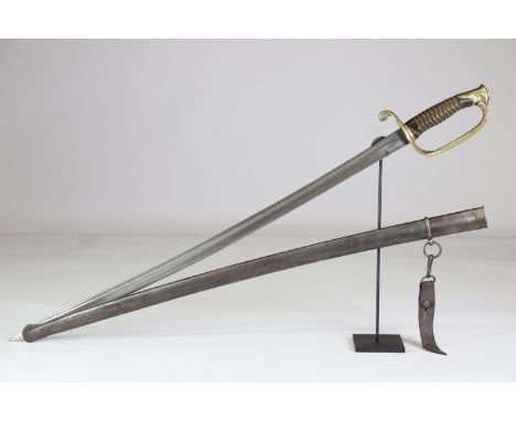 French 19th officer saber with scabbardSizes: L. totale= 890mm L Lame= 740mm l lame= 35mmWeight (K): 1,19kgCondition: At firs