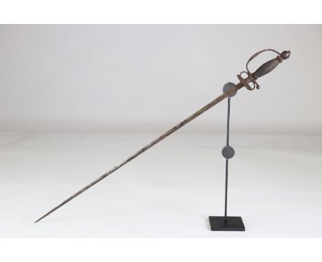 Small rapier sword triangular blade, France 18th centurySizes: L. totale= 740mm L Lame= 610mm l lame= 13mmWeight (K): 0,18kgC