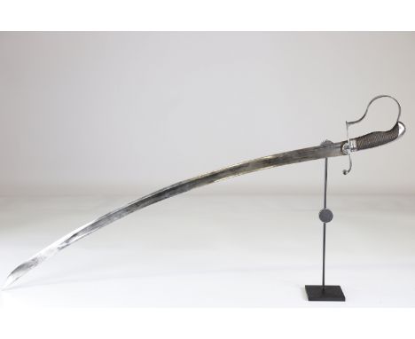 SaberSizes: L. totale= 980mm L Lame= 860mm l lame= 30mmWeight (K): 0,69kgCondition: At first glance: patina, normal wear