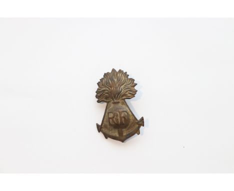 French decorationSizes: L = 50mm H = 70 mmWeight (K): 0,01kgCondition: At first glance: patina, normal wear