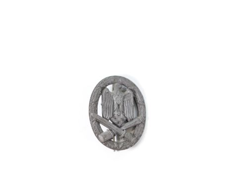 German WWII badgeSizes: H =55mm L =45mmWeight (K): 0,03kgCondition: At first glance: patina, normal wear