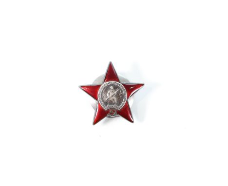 Russian WWII badgeSizes: D =50mmWeight (K): 0,05kgCondition: At first glance: patina, normal wear