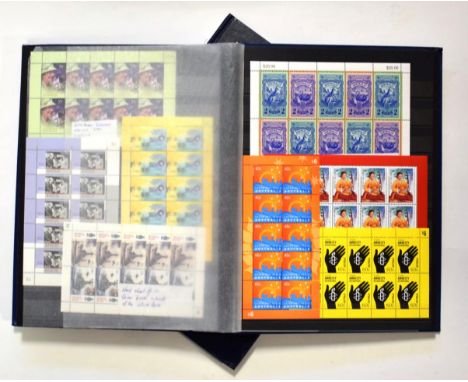 Australia u.m. collection 1993-2011 in a large Compass stockbook and 2nd smaller volume. Mainly in sets, sheetlets or blocks 