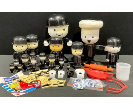 Advertising - Homepride Flour, Spillers, Fred, by Peter Pan Playthings, including kitchen aid novelty "Fred" figure with siev