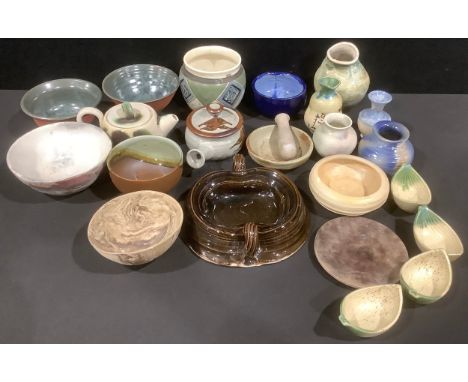 Studio Pottery - various bowls, four leaf shaped dipping bowls, ramekin and cover, teapot, mortar and pestle, Botswana jardin