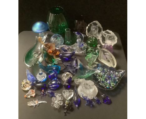 Glass - Mats Jonasson clear glass animal sculptures; colourful glass animals, fro, octopus, crocodile; a fish shaped dish; mi