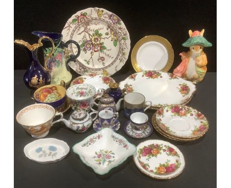 A pair of Royal Albert Old Country Roses pattern sandwich plates, three tea plates, four saucers; a Royal Crown Derby Olde Av