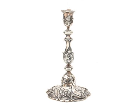  A Dutch silver candlestick. Maker's mark M2. Year letter (n) 1973. Weight: 528,5 grams. Hoogte 25 cm.