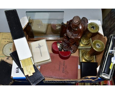 A BOX AND LOOSE COLLECTABLE ITEMS, ETC, to include boxed Otis Kines patent calculator, Fowlers Universal calculator, modern C