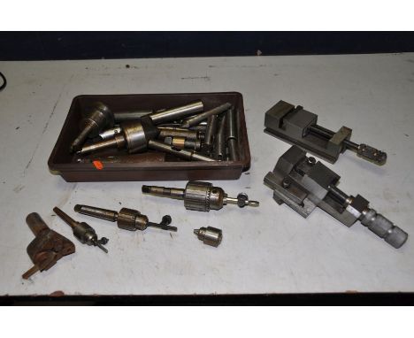 A SMALL TRAY CONTAINING LATHE TOOLS including taper shank drill chucks, two bespoke machine vices, a boring head, taper shank