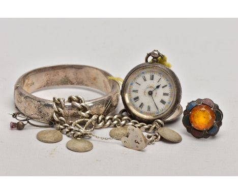 A SELECTION OF SILVER ITEMS, to include a foliate engraved hinged bangle, fitted with a push pin integrated box clasp, hallma