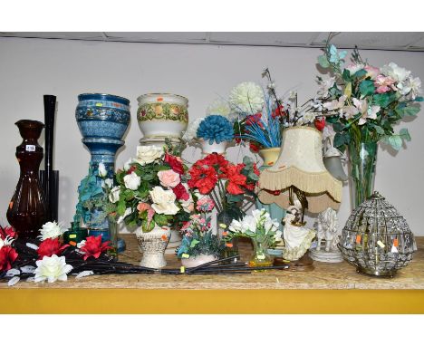 A GROUP OF CONTEMPORARY/LATE 20TH CENTURY TABLE LAMPS, JARDINIERES AND VASES WITH ARTIFICIAL FLOWERS, to include two figural 