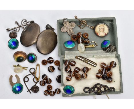 A BAG OF ASSORTED ITEMS, to include white metal and enamel buttons, two white metal initial brooches, a white metal cross pen