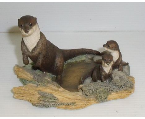 Border Fine Arts Otter style 4 by R Wawrzesta