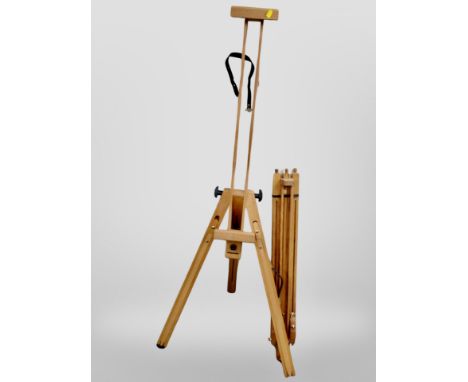 A Cappeletto folding wooden easel.