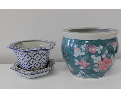 Two ceramic planters 