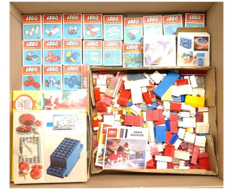Lego, a quantity of boxed and loose items to include vintage Lego - The Building Toy boxes, 400, 402, 409, plus many others a
