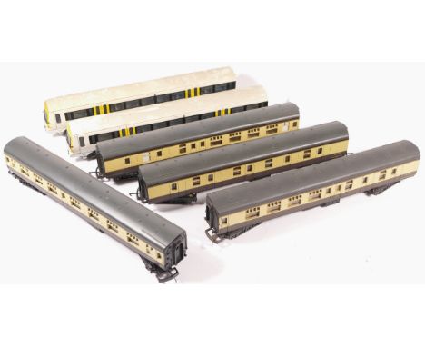 Hornby &amp; Lima, OO gauge, a collection that includes 2x Connex locomotives and 4x other carriages (6) 