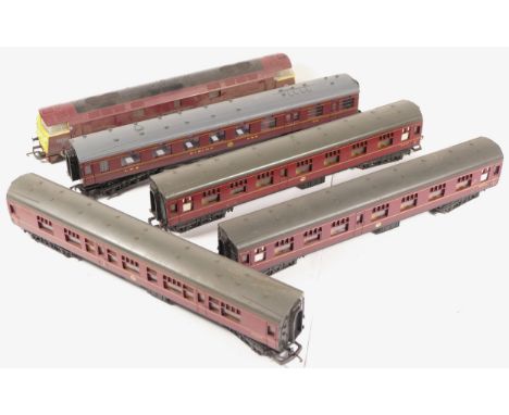 Hornby &amp; Lima, OO gauge, a collection which includes 1x Western King locomotive with a carriage and 3x similar Lima carri