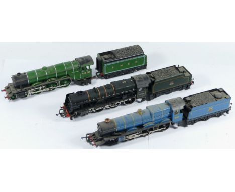 Hornby, Lima &amp; Airfix, OO gauge, a collection of 3x locomotives with tenders to include The Flying Scotsman, the Flying S