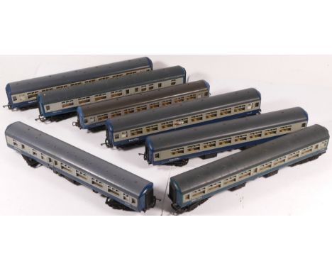 Hornby &amp; Lima, OO gauge, a collection of 7x Intercity carriages (7) 