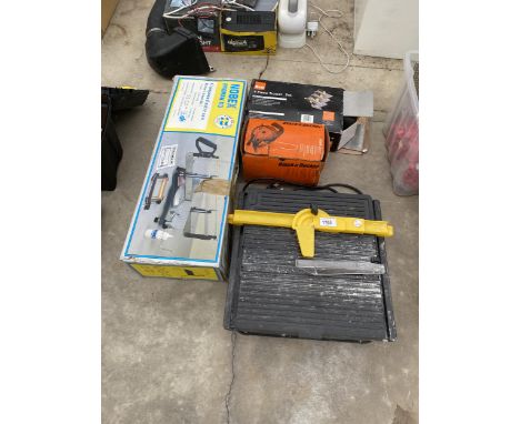 AN ASSORTMENT OF HAND AND POWER TOOLS TO INCLUDE A BOXED NOBEX COMPOUND MITRE SAW, A FOUR PIECE TROWEL SET, ETC