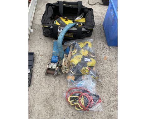 A QUANTITY OF RATCHET STRAPS TO INCLUDE SMALL ONES AND BUNGY STRAPS
