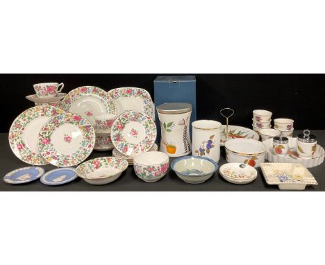 A Crown Staffordshire 7117 pattern floral six setting tea set;  William Edwards collection Walk Tall waisted vase;  Royal Wor