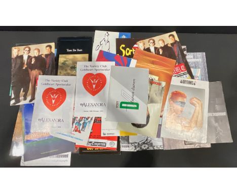 Music Memorabilia etc - assorted tour Programmes etc  inc Q magazines, issues 1-11,  Manic Street Preachers, Duran Duran, Lev