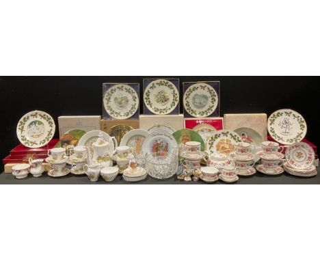A Grafton China Malvern pattern tea service for six, comprising teapot, cream jug, sugar basin, side plates, cups and saucers