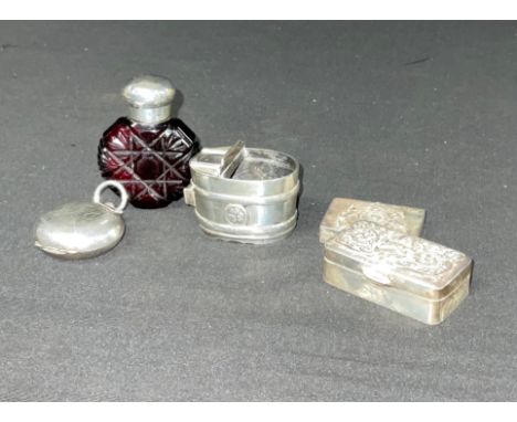 A novelty silver salt, as an oval pail or bucket, stamped Sterling, 28g;  George V silver Sovereign case, Birmingham 1913, si