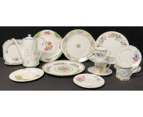 An Aynsley Flying Wild pattern coffee pot; a Royal Doulton Alton pattern cake plate; a Paragon Rockingham pattern cake plate;