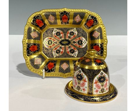 A Royal Crown Derby Imari 1128 pattern table vesta and cover as a cloche, the domed cover with knop finial, solid gold band, 