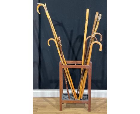 A horn handled shepherds crook walking stick, others hedgerow, cane etc with stick stand (11)