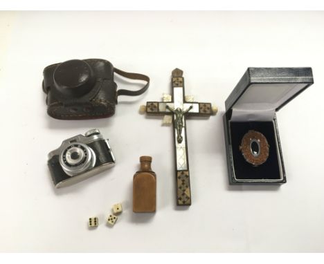 A miniature camera, brooch, crucifix inset with mother of pearl and prisoner of war hand made dice and shaker - NO RESERVE