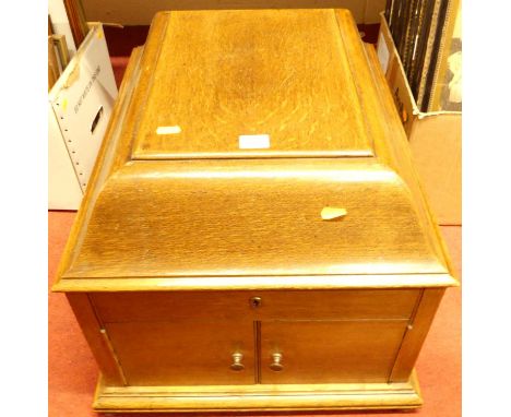 His Master's Voice, an oak cased table top gramophone Note: Thought to be an early Model 8 of 1910 'Table Grand' HMV model. 