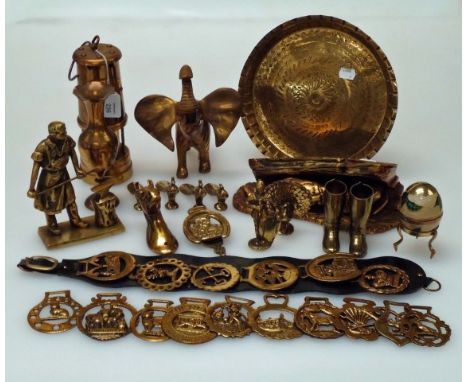 A box of ornamental brassware, to include miner's lamp, horse brasses, peacocks and small vases, together with a copper tray 