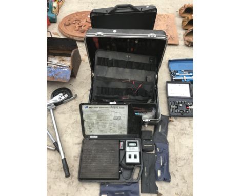 VARIOUS ITEMS TO INCLUDE A SAMSONITE CASE, FURTHER CASE, ELECTRONIC CHARGING SCALES ETC 