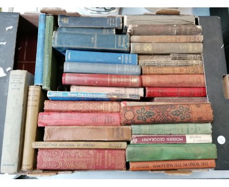 A LARGE COLLECTION OF ASSORTED VINTAGE CLOTH BOUND BOOKS 