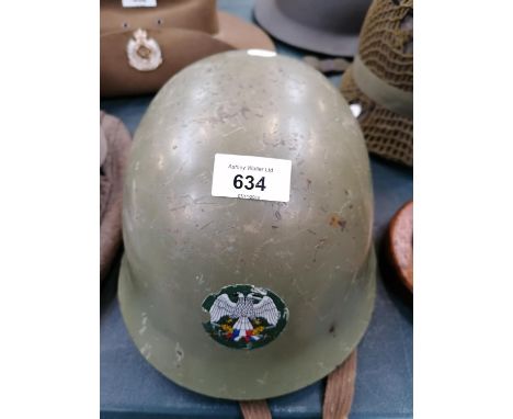 A YUGOSLAVIAN VINTAGE ARMY HELMET 