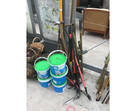 A COLLECTION OF GARDEN TOOLS, SNOW SHOVEL AND FIVE BUCKETS OF ENVIRO THAW ROCK SALT 