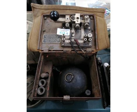 A W.W.II SIGNAL LAMP 