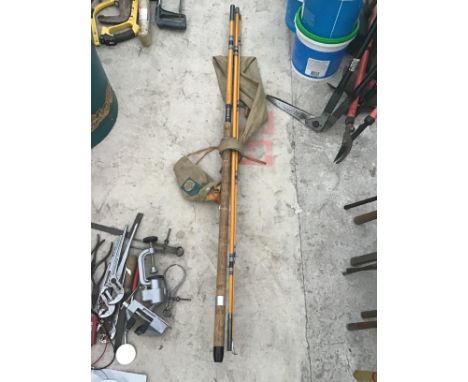 A THREE SECTION SEALEY FLOAT ROD BLACK ARROW 2 